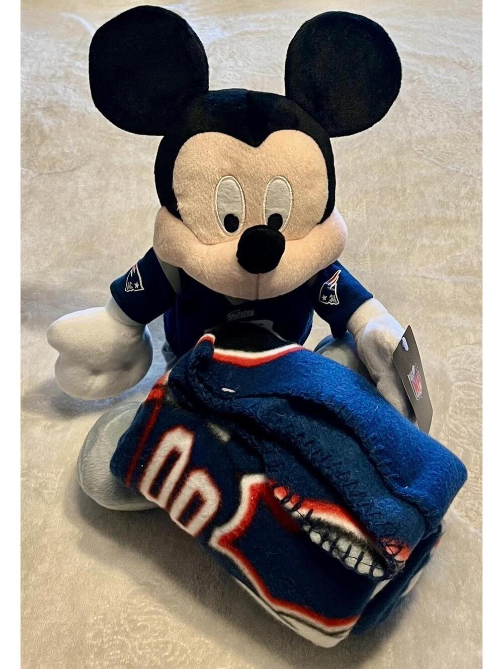 NFL New England Patriots Disney Mickey Mouse Plush Hugger Blanket WH